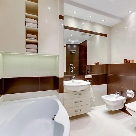 White 76. Srodmiescie * グディニャ