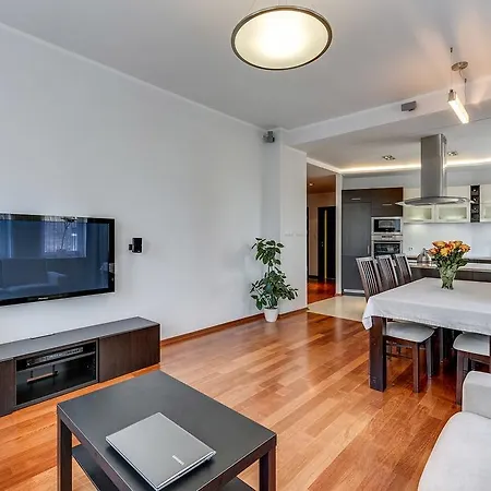 아파트 White 76. Srodmiescie